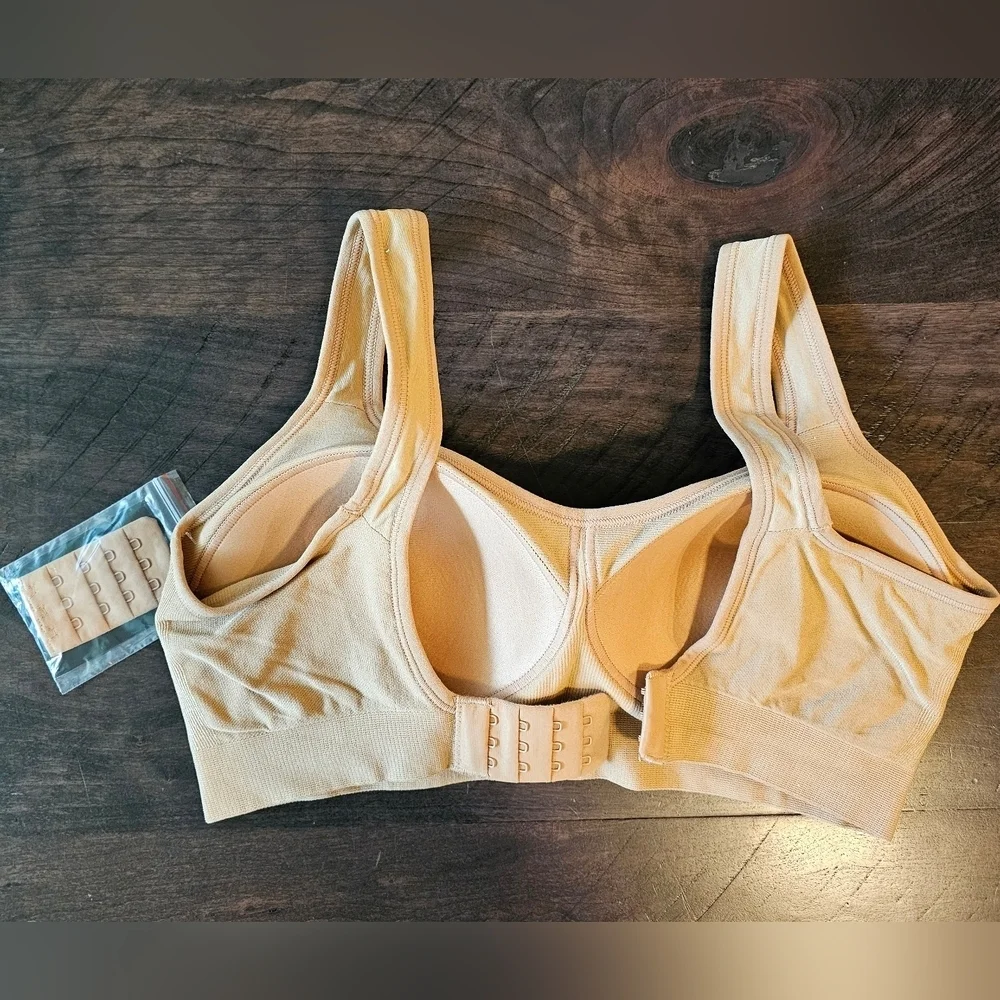 UNDEROUTFIT The Comfort Shaping Bra w Extender, Non-Adjustable Straps, Tan Color